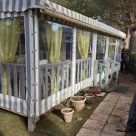 Mobil Home Tout Equipe 3 Chambres Gastes 外观 照片